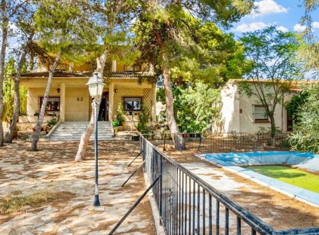 Villa - Återförsäljning - Torrevieja - Torrevieja Centro