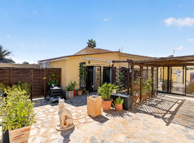 Villa - Återförsäljning - Torrevieja - Torrevieja Centro