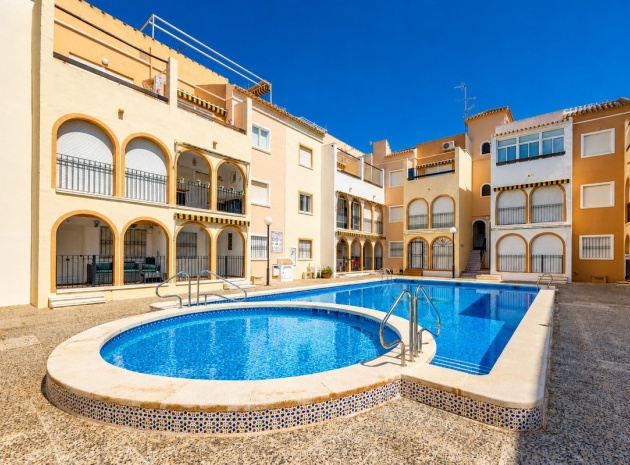 Villa - Återförsäljning - Torrevieja - Torrevieja Centro