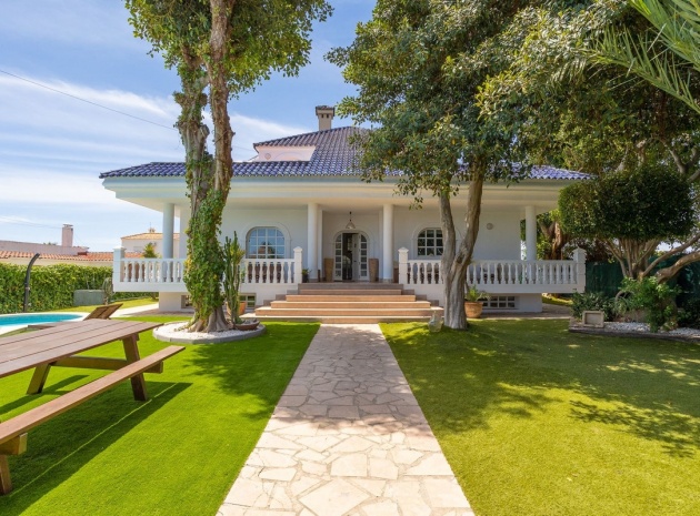 Villa - Återförsäljning - Torrevieja - Torrevieja Centro