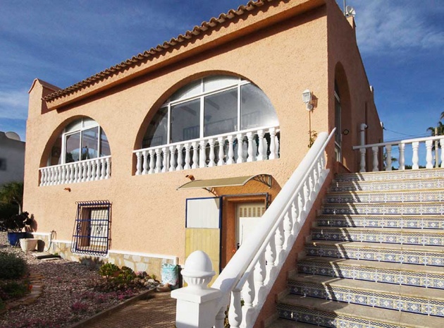 Villa - Återförsäljning - Villamartin - blue lagoon