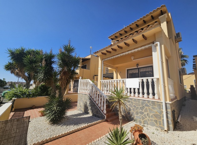 Villa - Återförsäljning - Villamartin - lomas del golf