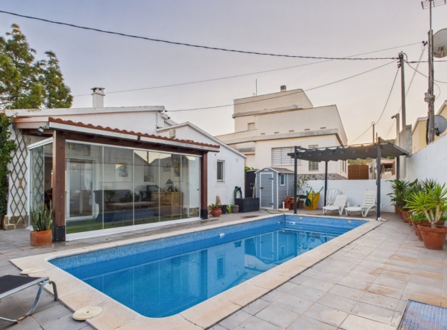 Villa - Resale - El Carmoli - El Carmoli