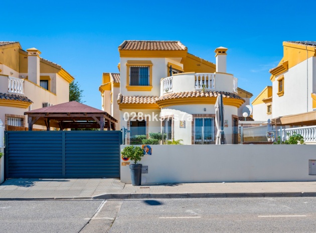 Villa - Resale - Guardamar del Segura - Urbanización El Raso