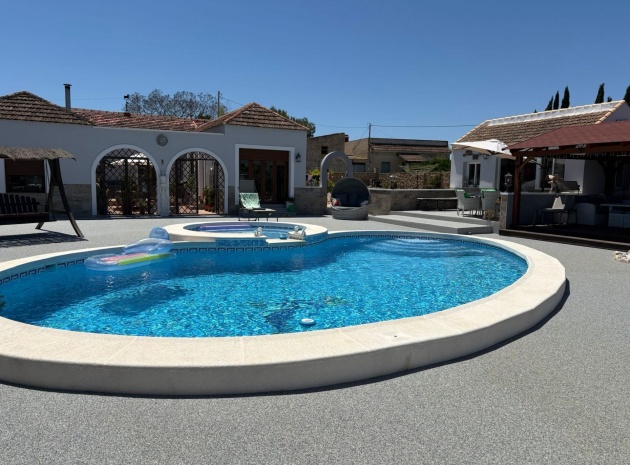 Villa - Resale - Jacarilla - jacarilla