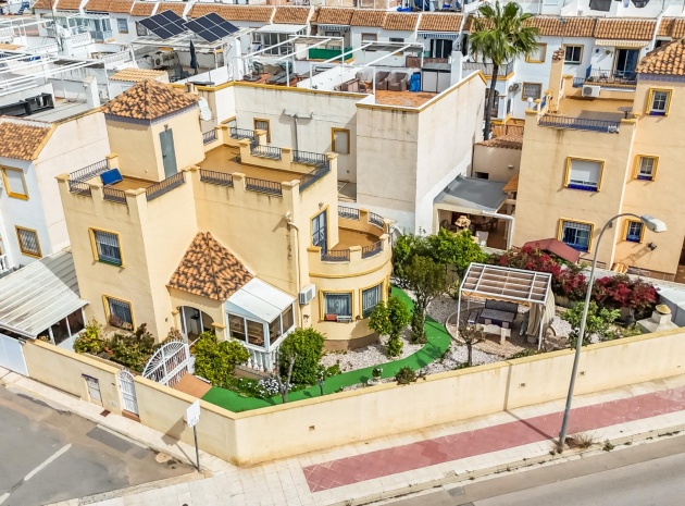 Villa - Resale - La Florida  - ESMA-86471