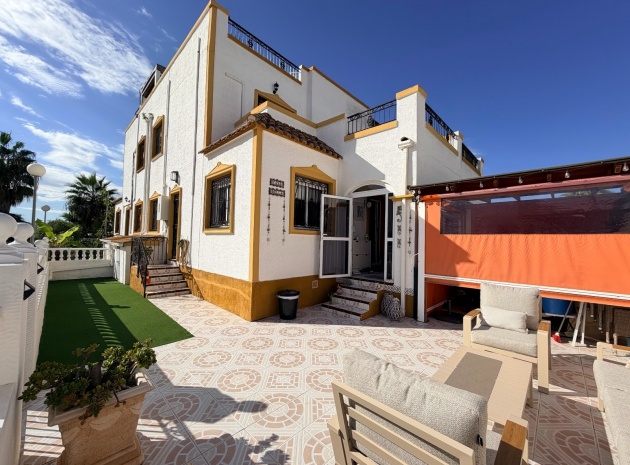 Villa - Resale - Los Montesinos - entre naranjos