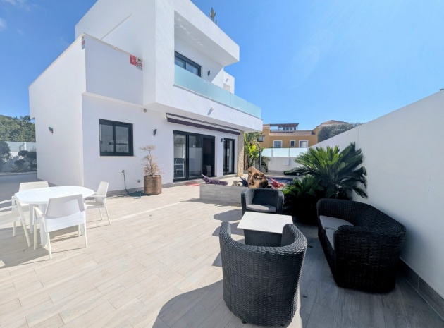 Villa - Resale - Los Montesinos - La Herrada