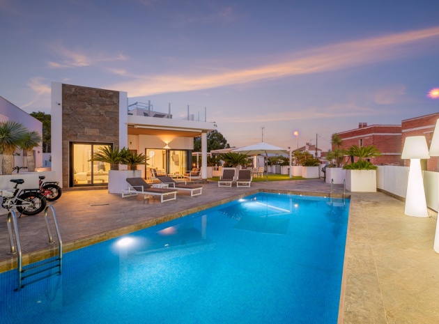 Villa - Resale - Orihuela Costa - Villamartin