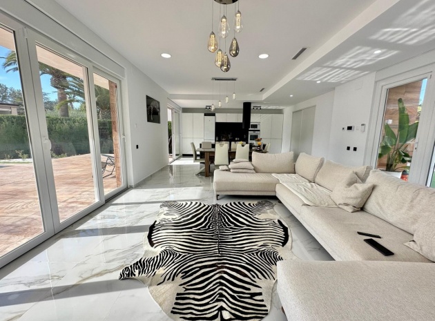 Villa - Resale - Petrel - Petrer