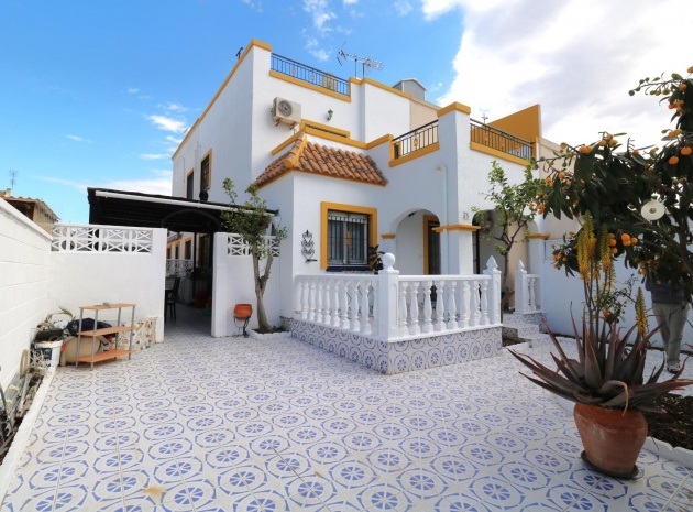 Villa - Resale - Torrevieja - jardin del mar