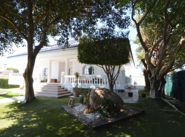 Villa - Resale - Torrevieja - Torrevieja Centro