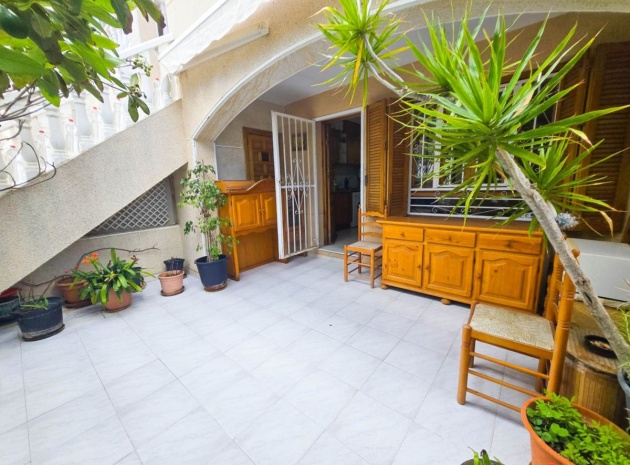 Villa - Resale - Torrevieja - Torrevieja Centro