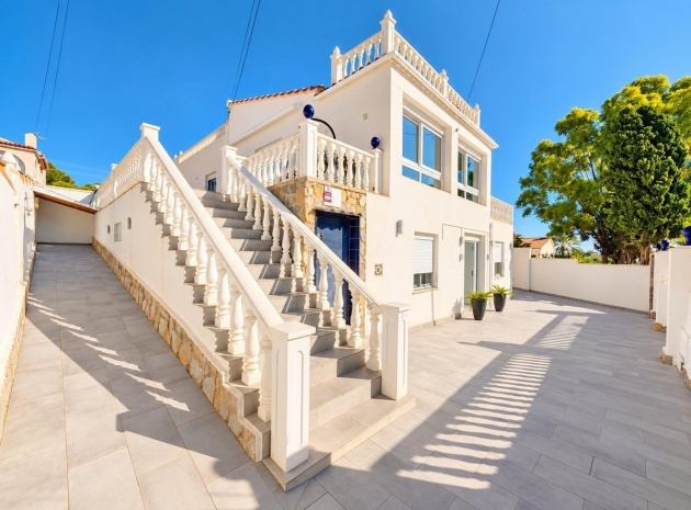 Villa - Resale - Torrevieja - Torrevieja Centro