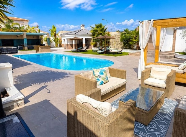 Villa - Resale - Torrevieja - Torrevieja Centro