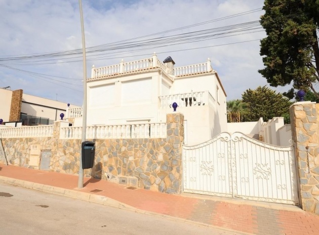 Villa - Resale - Torrevieja - Torrevieja Centro