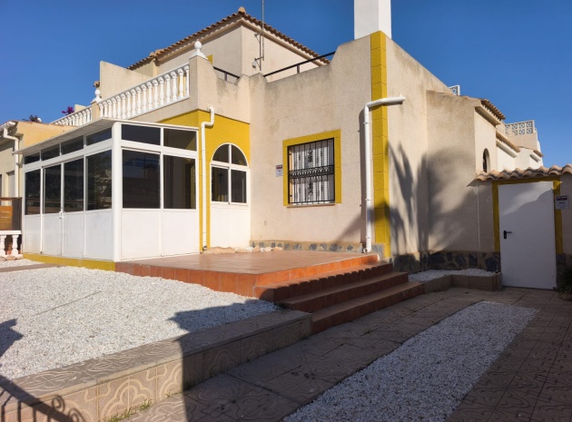 Villa - Revente - Punta Prima - ESMA-78541