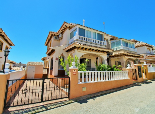 Villa - Wederverkoop - Cabo Roig - ESMA-25128