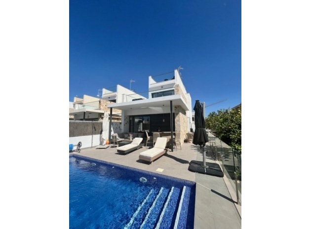 Villa - Wederverkoop - Cabo Roig - ESMA-41447