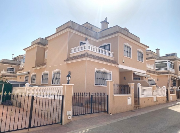 Villa - Wederverkoop - Cabo Roig - ESMA-94802
