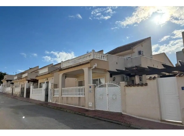 Villa - Wederverkoop - Ciudad Quesada - ESMA-74273