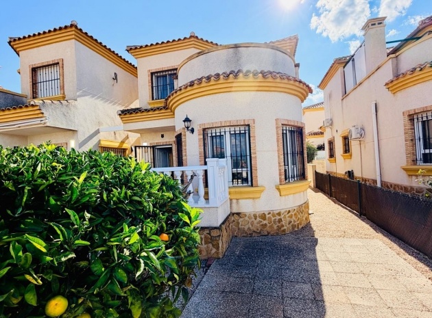 Villa - Wederverkoop - Los Montesinos - La Herada