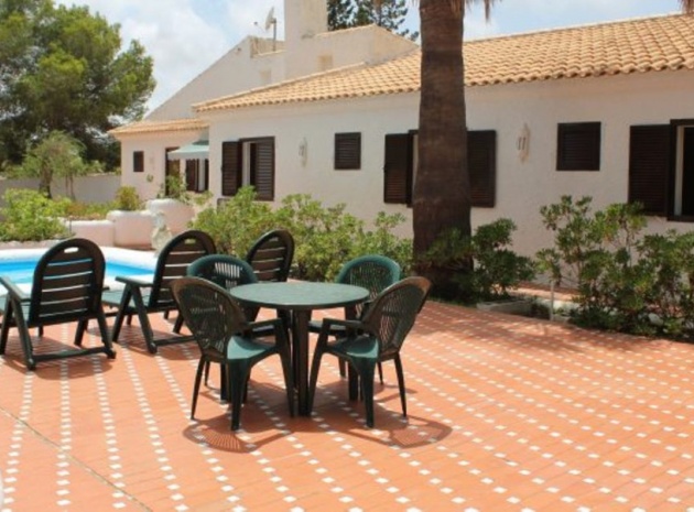 Villa - Wederverkoop - Orihuela - Cabo Roig