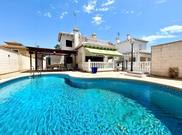 Villa - Wederverkoop - Orihuela - La Zenia