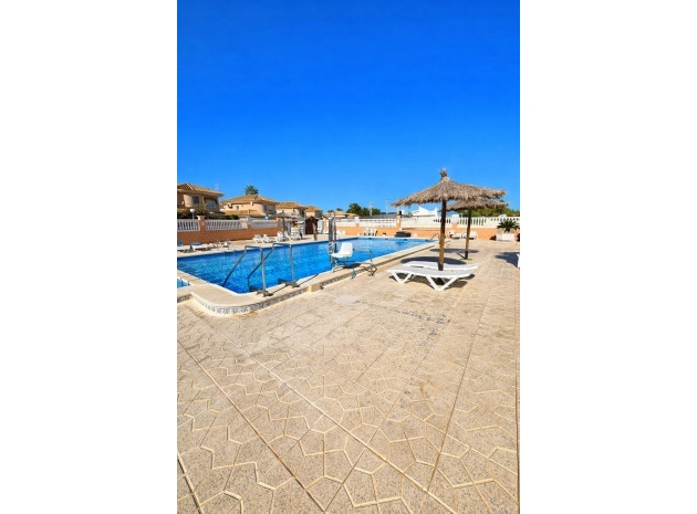 Villa - Wederverkoop - Orihuela - Los Altos