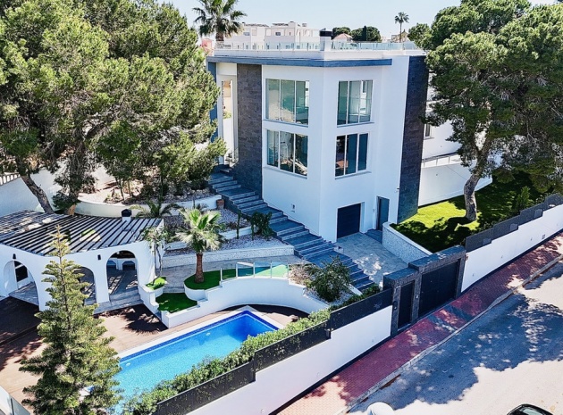 Villa - Wederverkoop - Orihuela - Los Balcones