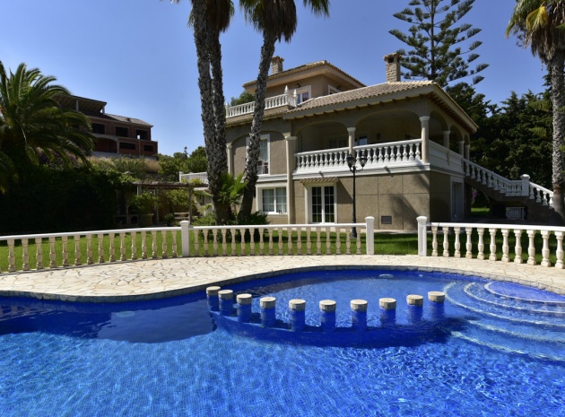 Villa - Wederverkoop - Orihuela - Villamartin