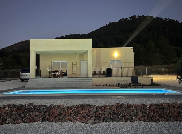 Villa - Wederverkoop - Pinoso - Pinoso Centro