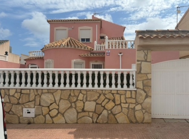 Villa - Wederverkoop - Playa Flamenca - CSP-22651