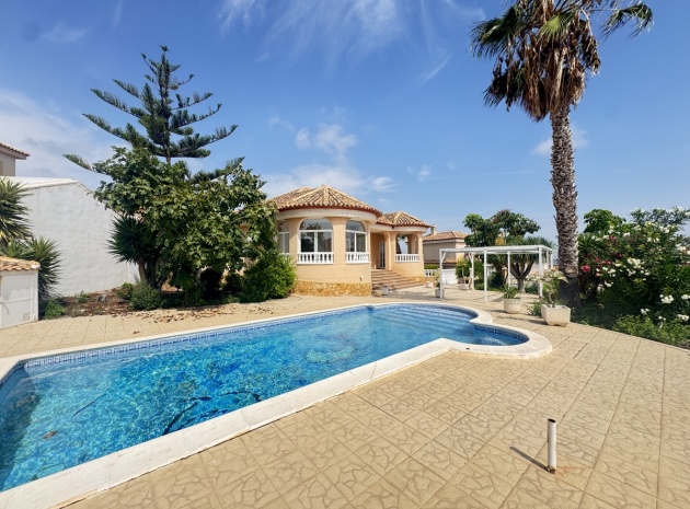 Villa - Wederverkoop - San Miguel de Salinas - CSP-94698