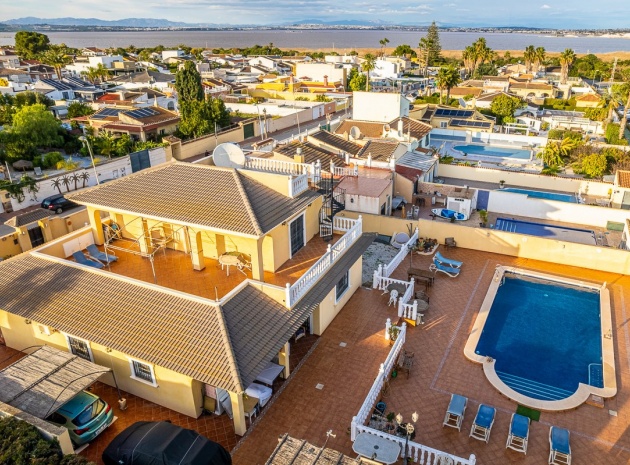 Villa - Wederverkoop - Torrevieja - CSP-44003