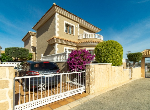 Villa - Wederverkoop - Torrevieja - Los Altos