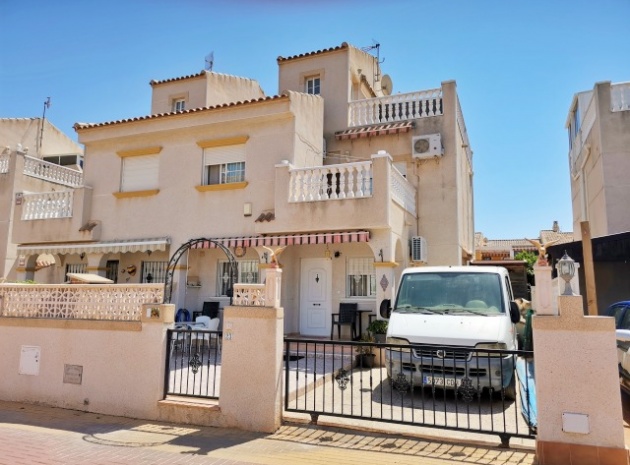 Villa - Wederverkoop - Torrevieja - Res. Coral