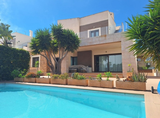 Villa - Wederverkoop - Torrevieja - Torrevieja Centro