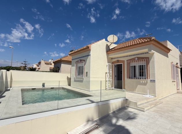 Villa - Wederverkoop - Torrevieja - Torrevieja