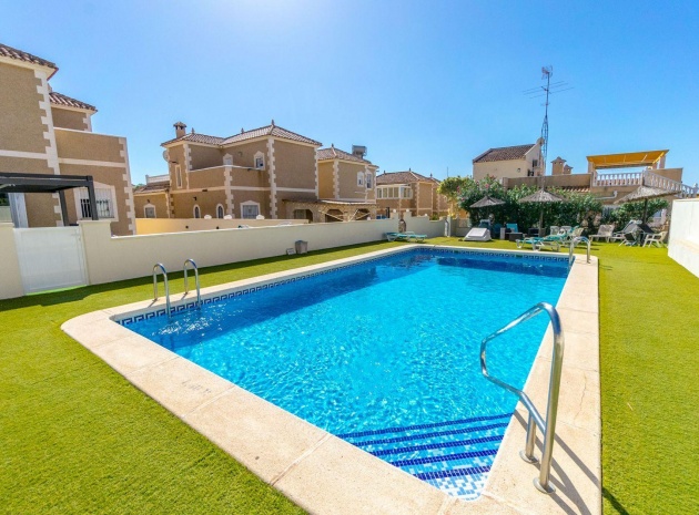 Villa - Wederverkoop - Villamartin - blue hills