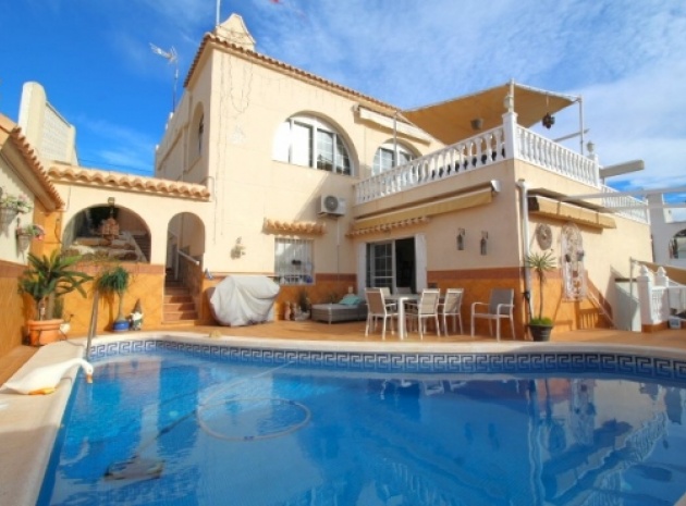 Villa - Wederverkoop - Villamartin - Blue Lagoon