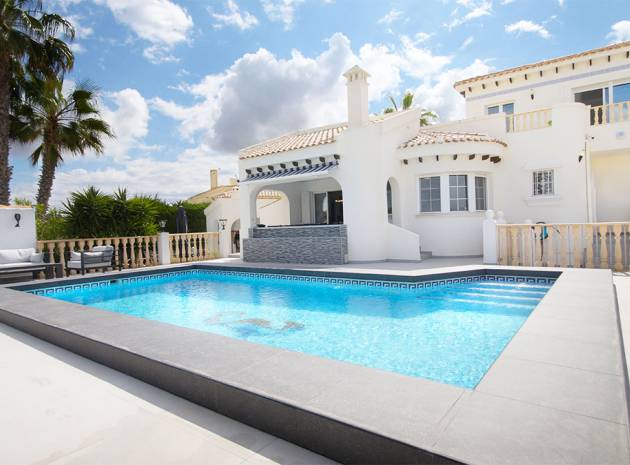 Villa - Wederverkoop - Villamartin - ESMA-17515