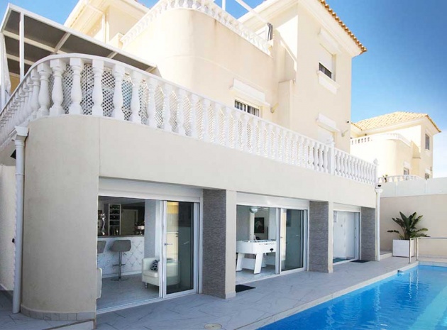 Villa - Wederverkoop - Villamartin - ESMA-35123