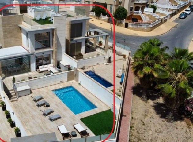 Villa - Wederverkoop - Villamartin - ESMA-46252