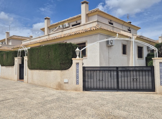 Villa - Wederverkoop - Villamartin - Villamartin