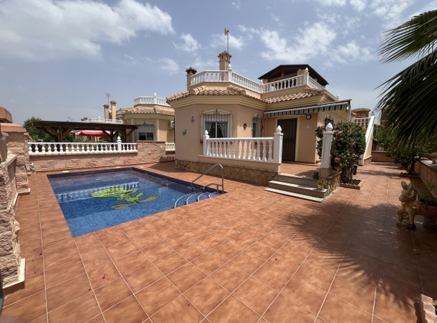 Villa - Wiederverkauf - Almoradi - ESMA-81092