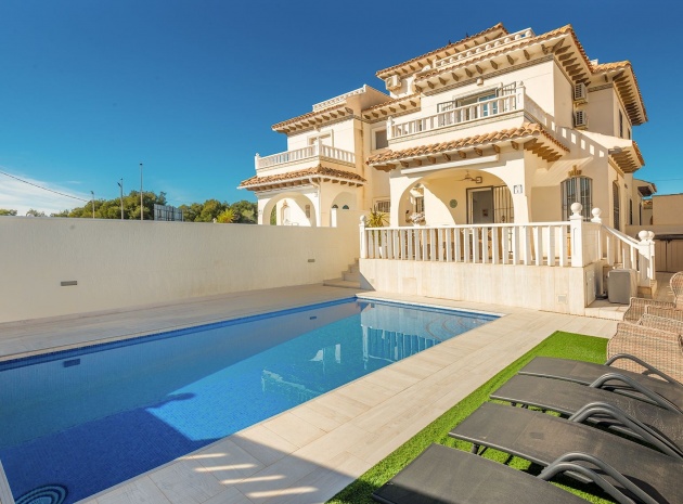 Villa - Wiederverkauf - Cabo Roig - ESMA-24055