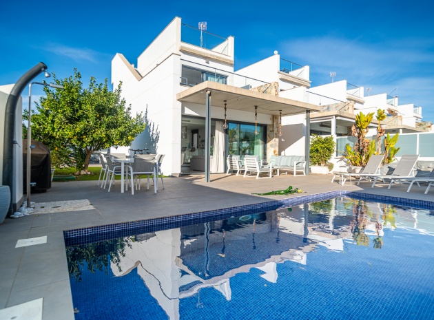 Villa - Wiederverkauf - Cabo Roig - ESMA-34208