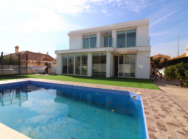 Villa - Wiederverkauf - La Marina - La Marina - Urbanization