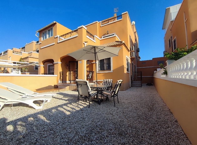 Villa - Wiederverkauf - Los Altos - ESMA-59540
